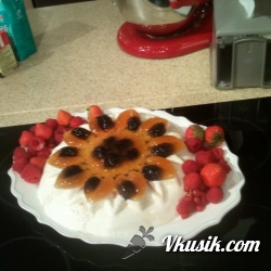 Фото рецепта - Бланманже с ягодами и персиками.