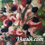 Шаг 5 (Кулинарный рецепт с фото - Салат с креветками и перепелиными яйцами)